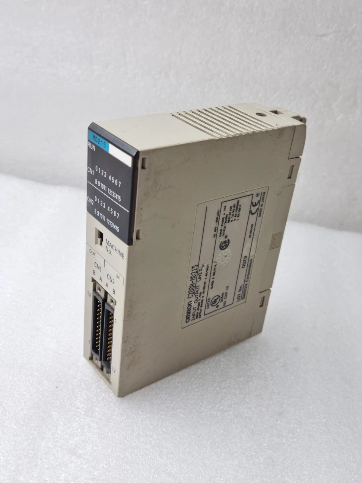 OMRON C200H-MD215 INPUT OUTPUT UNIT 24VDC C200HMD215